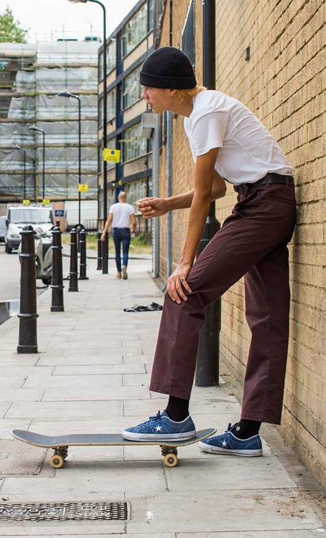 So you like to tuck your shirt into your pants inspiration album - Album on Imgur Skater Outfit Men, Skater Style Men, Skater Boy Outfits, Sup Girl, Skater Outfit, Style Skate, Skateboard Fashion, Skater Outfits, By Any Means Necessary