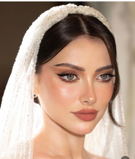 Classy Makeup, Glam Wedding Makeup, Bridal Eye Makeup, Makeup Artist Tips, Full Glam, Wedding Makeup Looks, Glamorous Makeup, Makeup Eye Looks, Bridal Makeup Looks