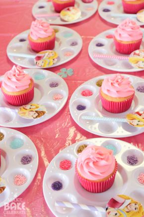 What fun for a birthday party! Let everyone decorate their cupcake just as they like using inexpensive paint trays for their supplies. Via Make Bake Celebrate Princess Tea Party, Barbie Birthday Party, Disney Princess Birthday, S'mores, Painting Party, Barbie Birthday, Tea Party Birthday, Barbie Party, Princess Birthday Party