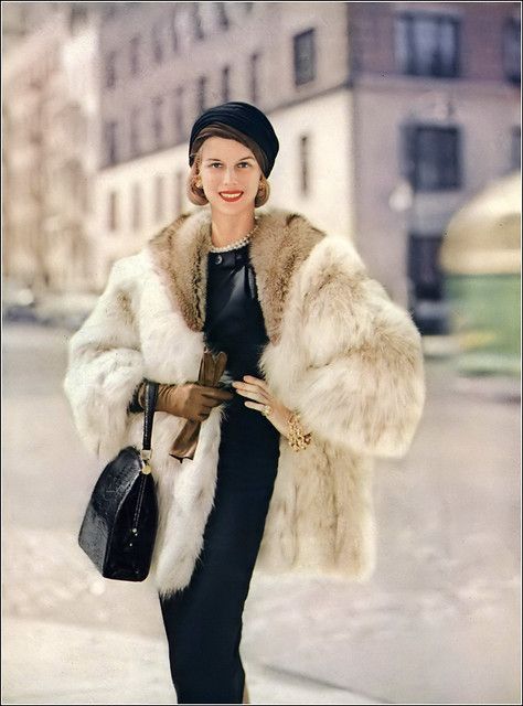 Patsy Pulitzer is wearing fur coat of Russian lynx and Can… | Flickr 1950s Winter Fashion, 1950’s Style, Fabulous Furs, Fur Coat Vintage, Fashion 1950s, Vintage Fur, Fur Fashion, Vintage Glamour, Vintage Coat