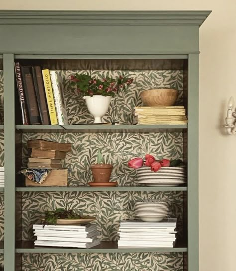 Old Bookshelves Makeover, Cottage Bookcase Ideas, Painted Bookshelf With Wallpaper, Book Shelf Paint Ideas Colour, Flipped Bookshelf, Bookcase Wallpaper Back, Painted Bookcase With Wallpaper, Bookcase Makeover Wallpaper, Wallpaper Shelves Bookshelves