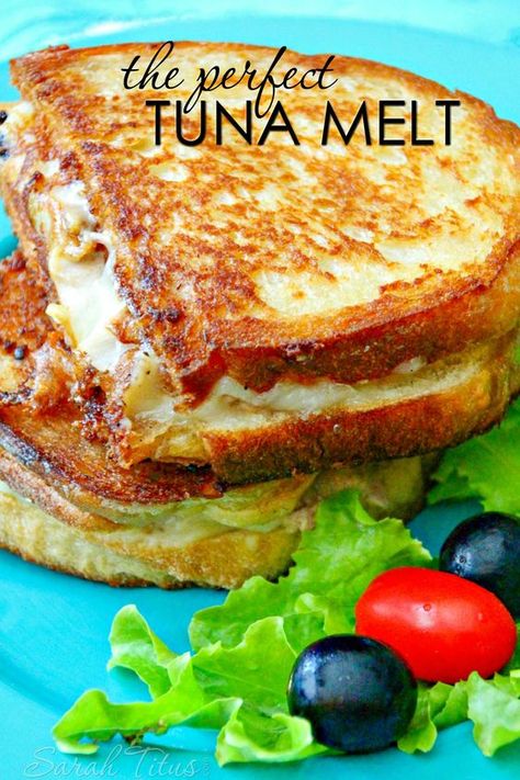 Recept Sandwiches, Tuna Melt Recipe, Melt Recipe, Resep Salad, Tuna Melt, Recipes Sandwiches, Gourmet Sandwiches, Deli Sandwiches, Resep Diet