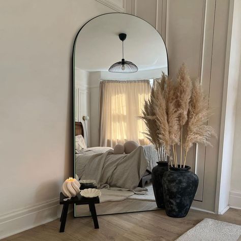 Room Ideas With Big Mirrors, Big Room Mirror Bedrooms, Giant Mirror Bedroom, Big Mirror In Bedroom Aesthetic, Mirror Corner Ideas, Big Mirror In Living Room, Large Mirror In Bedroom, Mirror In Living Room Ideas, Big Mirror In Bedroom