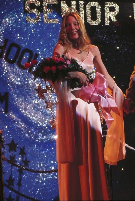 Carrie Prom Dress, Carrie Horror Movie, Carrie Prom, Carrie Movie 1976, Carrie Halloween Costume, Halloween Styling, Carrie Movie, Horror Movie Costumes, Prom Dress Pattern