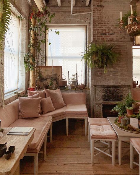 25 Tea Rooms From Around the World That You Have to Check Out | In this list you’ll find a little bit of everything, including traditional Japanese tea houses and modern, multi-functional spaces all with the same message: to sit back, relax and simply let the tea whisk you away for an afternoon. | Photo: @nevrous Bellocq Tea Atelier, Bellocq Tea, Tea House Design, Tea Room Decor, Plant Store, Tea Lounge, Nyc Shopping, Tasting Room, A Living Room