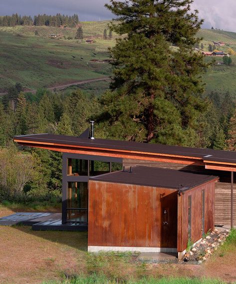 Low Pitch Roof, Industrial Cabin, Passive Home, Pitch Roof, Modular Home Designs, Rural Home, Alpine House, Leather Granite, Contemporary Houses