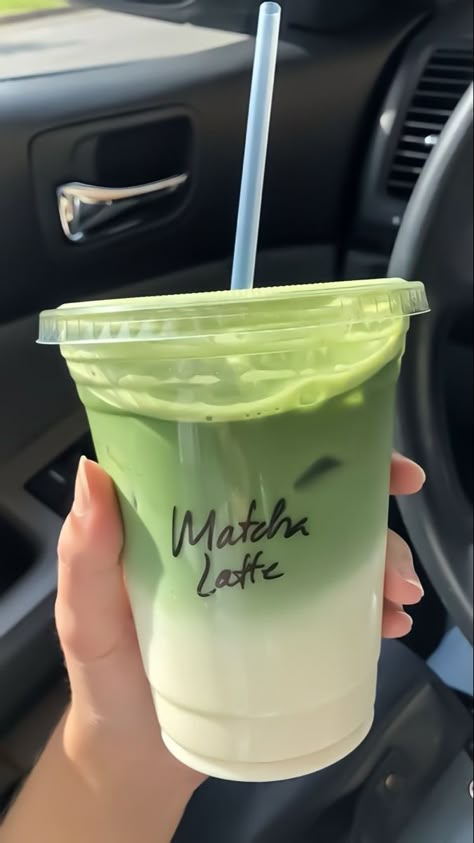 matcha aesthetic, matcha latte, green tea, healthy lifestyle, wellness spa girl, self care Kue Macaroon, Matcha Lover, Matcha Aesthetic, Matcha Coffee, Iced Matcha Latte, Matcha Drink, Green Tea Latte, Coffee Matcha, Coffee Obsession