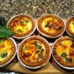 Mini Quiche Lorraine, Frozen Tart Shells, Quiche Tarts, Quiche Lorraine Recipe, Quiche Recipes Easy, Mini Quiches, Breakfast Quiche, Mini Quiche, Tart Shells