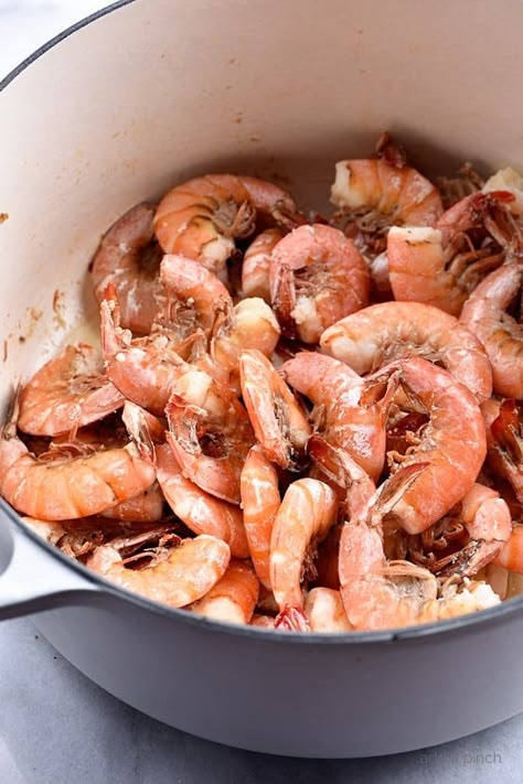 Boiled Shrimp Recipes, Boiled Shrimp Recipe, Boiling Shrimp, Old Bay Recipes, Cajun Shrimp Boil Recipe, Boil Shrimp, Cajun Shrimp Boil, Shrimp And Crab Boil, Frozen Smoothies