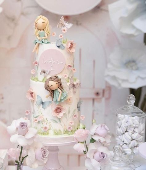 Dolce Monica on Instagram: "FairyTale 🧚‍♀️🌺  #fairytalecake #fairycake #flowercake #baptismcake #cake #cakedecorating #cakedesign #sugarcake" Fairytale Birthday Cake, First Tooth Cake, Brithday Dress, Fairytale Cake, Baby Birthday Cake, Coquette Birthday, Fairytale Birthday, Tooth Cake, Fairy Garden Birthday Party