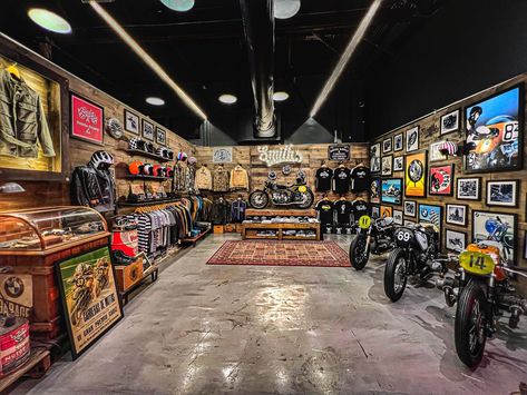 Motorcycle Shop Interior, Motorcycle Showroom Interior, Motorcycle Showroom Design, Bicycle Cafe, Loft Style Apartments, Pole Barn Garage, Motorcycle Workshop, Motorcycle Store, City Life Photography