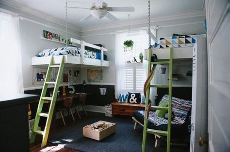 25 DIY Projects for Small Bedrooms Room With Bunk Beds, Minimalist Loft, Diy Loft Bed, Boys Room Ideas, Boys Bedroom Ideas, Kids Bedroom Ideas, Loft Beds, Shared Bedroom, Kid Rooms