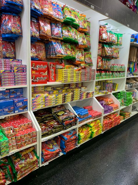 Candy Store Ideas Design, Candy Store Design Interior, Snack Store Design, Mexican Store Ideas, Candy Shop Decor, Snack Shop Design, Sari Sari Store Design Ideas, Candy Store Ideas, Super Market Design