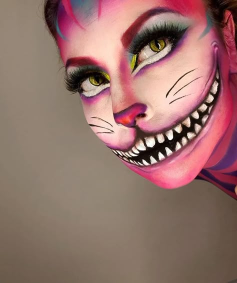 Chesire Cat Costume, Cat Costume Makeup, Cheshire Cat Makeup, Cheshire Cat Halloween, Girl Halloween Makeup, Alice Halloween, Halloween Alice In Wonderland, Halloween Couples Costumes, Alice In Wonderland Makeup