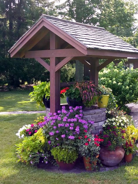 Wishing Well Garden, Well Garden, Wishing Wells, نباتات منزلية, Fall Garden Vegetables, Garden Yard Ideas, Garden Designs, Garden Structures, Wishing Well