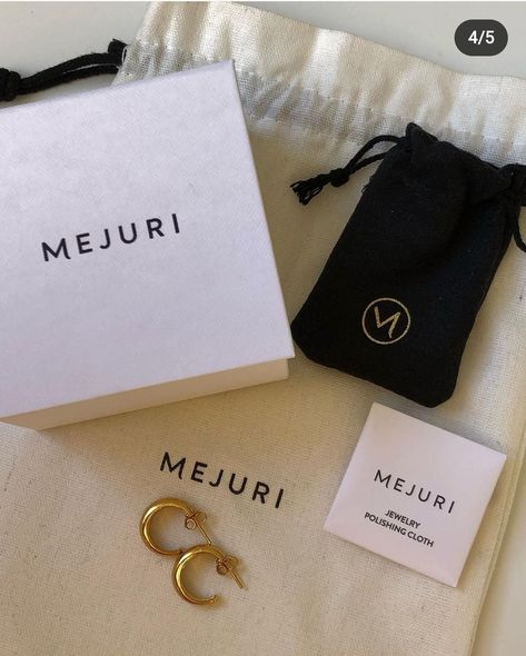 Mejuri Packaging, Mejuri Jewelry, Jewellery Brand, Polish Jewelry, Jewelry Packaging, Jewelry Ideas, Packaging