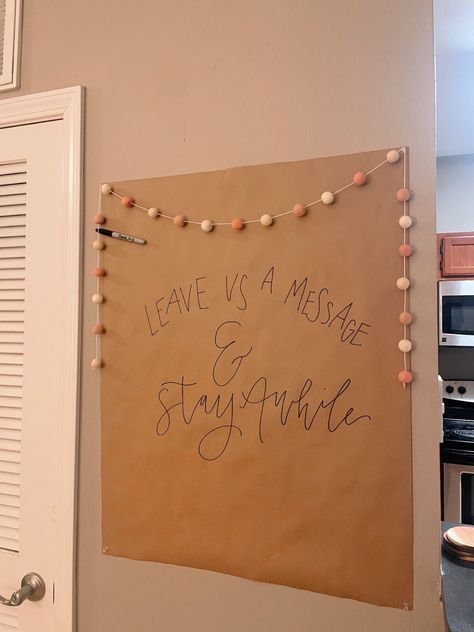 College Housing Decor, Cute Cheap Apartment Decor, Decorate College Apartment, Apartment Decor Ideas College, Bathroom Ideas For Apartments Decor, University House Decor Living Room, School Apartment Decorating, College House Ideas Funny, College Porch Ideas