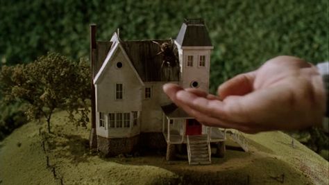 beetlejuice model house Beetlejuice Halloween Decor, Aesthetic Broadway, Beetlejuice House, Adam Maitland, Miniature Apothecary, Miniature Town, Beetlejuice 1988, Model Houses, Beetlejuice Halloween