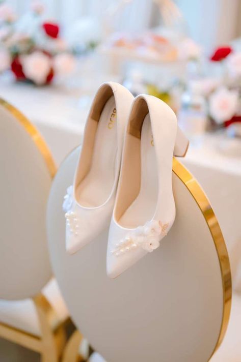 Classic Wedding Shoes Brides, Classic Wedding Shoes, Cotton Dress Indian, Elegant Wedding Shoes, Fairy Shoes, Wedding Pumps, Wedding Shoes Bride, Dress Indian, Cotton Dress