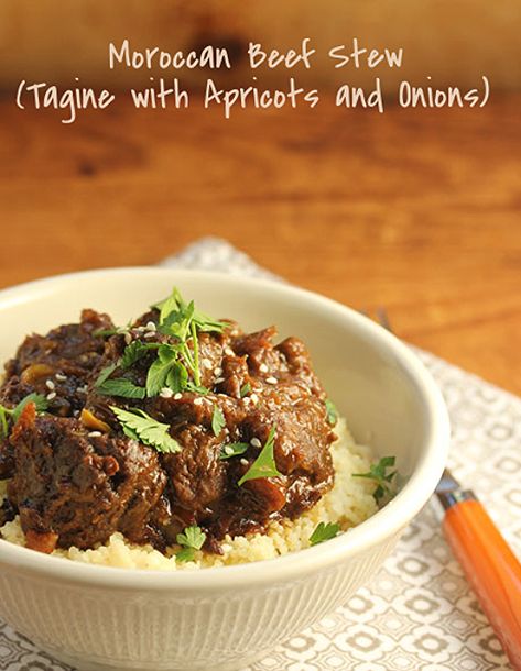 Moroccan beef stew (tagine) with apricots and onions, and plenty of "warm" spices. #glutenfree. Moroccan Beef Stew, Moroccan Tagine Recipes, Beef Tagine, Arabisk Mad, Moroccan Beef, Tagine Cooking, Moroccan Cooking, Moroccan Recipes, Tagine Recipes