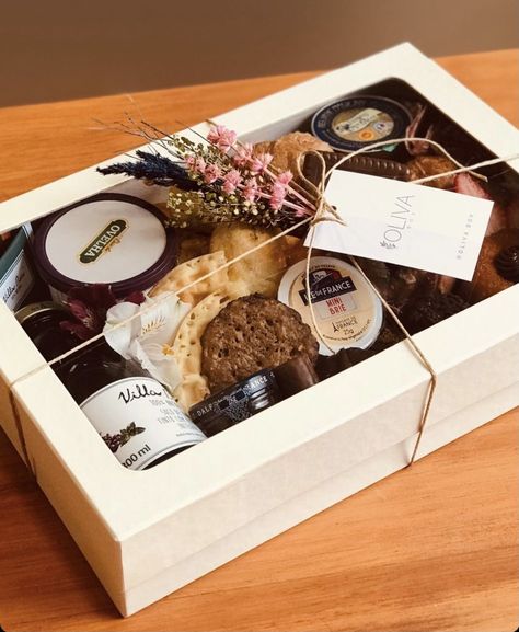 Grazing Food, Breakfast Basket, Charcuterie Gifts, Graze Box, Breakfast Gift, Lunch Catering, Picnic Box, Food Hampers, Charcuterie Inspiration