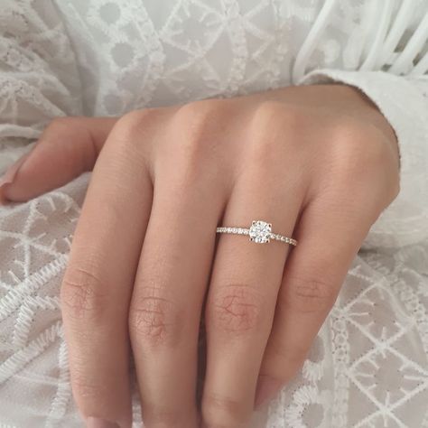 Small Wedding Rings, Pave Band Engagement Ring, Small Engagement Rings, خواتم خطوبة, Cute Promise Rings, Dream Wedding Ring, Pretty Engagement Rings, Rings Aesthetic, Cute Engagement Rings