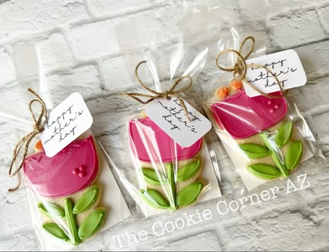 Flower Cookies Bouquet, Cookie Gift Packaging, Easter Sugar Cookies Decorated, Mothers Cookies, 10 Mayo, Easter Sugar Cookies, Cookie Bouquet, Cookies Ideas, Sugar Cookie Designs