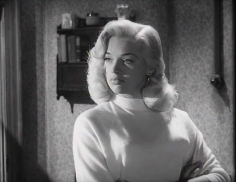 Diana Dors in Gordon Parry's Tread Softly Stranger (1958) Adut Akech, 20th Century Women, Diana Dors, Vintage Hollywood Glamour, Evelyn Hugo, Classic Actresses, Mob Wife, Valley Of The Dolls, Old Hollywood Glamour