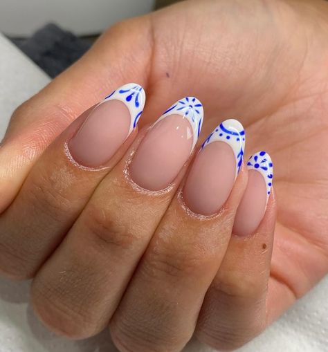 Bringing Greek island vibes right to your fingertips. 🇬🇷✨ Featuring gel shades: Ammoudi Bay & Santorini Bride from our Santorini collection, HEMA-free & crafted in European 📷: @emily.maybeauty #wandergel #nails #greeknails #nailart #ammoudibay #hemafree #gelpolish #summernails #nailinspo Greek Island Nails, Santorini Inspired Nails, Santorini Nails Design, Europe Nails Design, Greek Inspired Nails, Italy Nails Design, Aug Nails, Greek Nails Designs, Santorini Nails