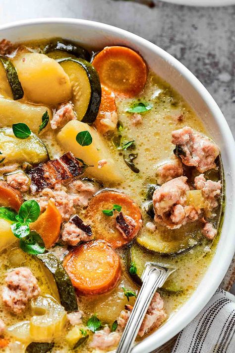 Turkey Soup Recipes, Ground Turkey Soup, Turkey Soup Recipe, Leftovers Soup, Paleo Crockpot, Turkey Soup, Low Histamine, Soup Season, Soup Spoon