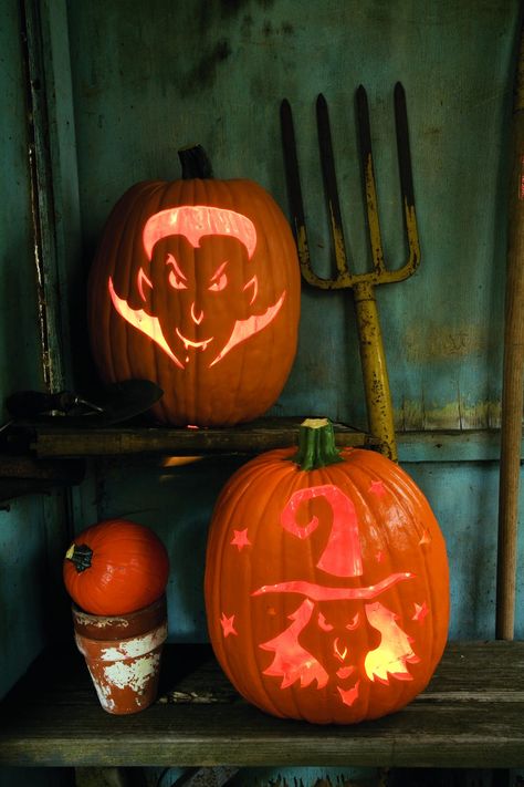 funny pumpkin carving ideas - teen scream pumpkin Easy Halloween Pumpkin Carving, Scream Pumpkin, Funny Pumpkin Carvings, Halloween Pumpkin Carving Ideas, Printable Pumpkin Stencils, Pumpkin Games, Pumpkin Stencils, Fall Cocktails Recipes, Porch Pumpkins