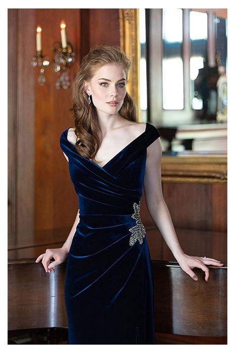 Alex Evenings Women's Long Off The Shoulder Fit and Flare Dress Velvet Evening Gown, Party Dress Classy, Velvet Dress Long, Velvet Dress Designs, Alex Evenings, Ladies Gown, فستان سهرة, Stunning Gowns, Evening Dresses Elegant