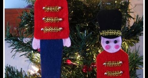 I crafted these adorable Christmas soldiers today using felt, some gold braid I found at the fabric store, and some gold beads. After a... Felt Nutcracker, Xmas Ornaments To Make, Felt Xmas Ornaments, Angels Decor, Advent Tree, Felt Magnet, Handmade Felt Ornament, Christmas Ornaments Felt, Christmas Soldiers