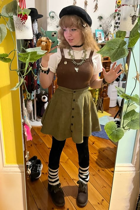 Female Cottagecore Outfits, Cottagepunk Fashion, Outfit Ideas Cottagecore Casual, Fairycore Work Outfit, Plant Core Outfit, Mushroom Cottagecore Outfit, Cottagecore Indie Outfit, Cottagecore Aesthetic Outfits Autumn, Mosscore Aesthetic Outfit