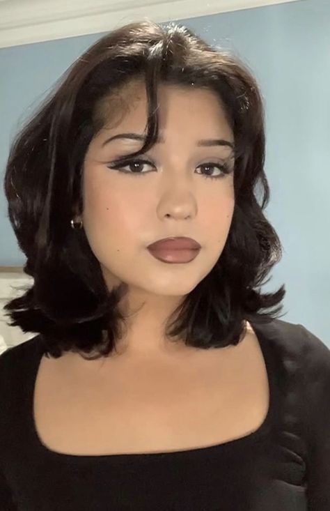 Chicana Makeup, Chola Makeup, 2000s Makeup Looks, 90s Makeup Look, Look Grunge, Latina Makeup, 90s Makeup, Cute Makeup Looks, Dark Makeup