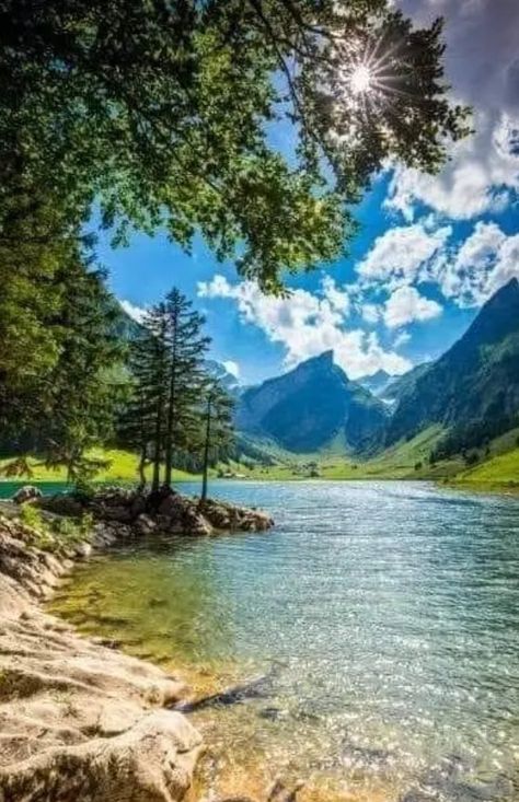 Mountain Landscape Photography, Rivers Streams, Beautiful Scenery Pictures, Scenery Pictures, Beautiful Places Nature, Beautiful Photos Of Nature, Alam Yang Indah, Good Afternoon, Beautiful Nature Pictures