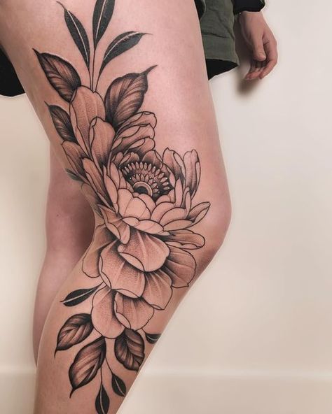 Flower Knee Tattoo, Peonies Tattoo, Knee Tattoo, Super Clean, May 11, Art Project, Peonies, My Girl, Art Projects