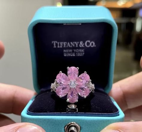 pink flower ring from Tiffany’s 🌸💍😍 Pink Flower Ring, Pink Diamond Jewelry, Spring Rose, Tiffany Rings, Expensive Jewelry Luxury, Necklaces And Bracelets, Girly Accessories, Dream Engagement Rings, Classy Jewelry