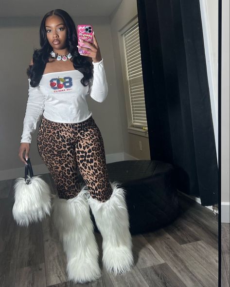 Animal Boots Outfit, 25th Birthday Outfit Ideas Black Women Winter, Cheetah Print Outfit Black Women, Atlanta Baddie Outfit, Pink And Cheetah Print Outfit, Jt Aesthetic Outfits, Aires Outfit Aesthetic, Purple Shoes Outfit Ideas, Birthday Outfits Winter Black Women