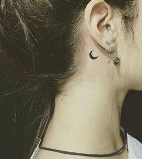 love the moon Cat Tattoos, Neck Tattoos, Tiny Tattoo, Piercings And Tattoos, Little Tattoos, Trendy Tattoos, Piercing Tattoo, First Tattoo, Mini Tattoos