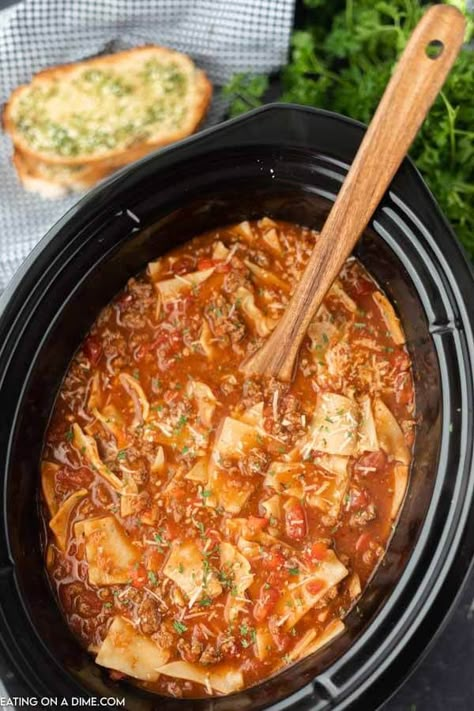 Easy Crockpot Lasagna Soup, Crockpot Lasagna Soup Recipe, Pot Lasagna Recipe, Crockpot Lasagna Easy, Crock Pot Lasagna, Lasagna Soup Crockpot, Slow Cooker Lasagna Soup, Easy Lasagna Soup, Crock Pot Lasagna Recipe