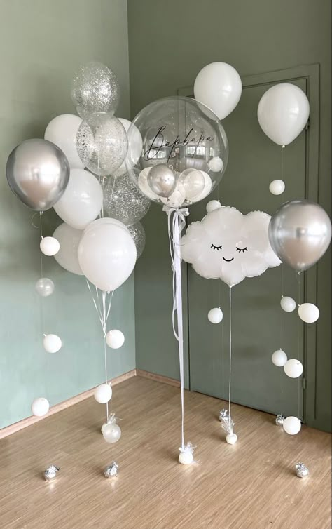 Cloud Nine Decor, Cloud Theme Baby Shower Cake, Grey Baby Shower Ideas, Party Balloon Backdrop, Cloud Balloons, Cloud Baby Shower Theme, Balloon Cloud, Baby Balloons, Gender Reveal Baby Shower Themes