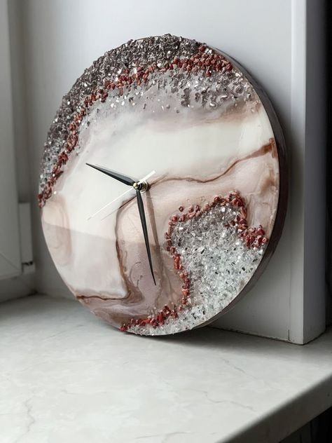 HOME DECOR EPOXY RESIN WALL CLOCKS DESIGNS IDEAS || WALL DECORATION IDEAS https://youtu.be/kmhamEc-aMA epoxy resin crafts epoxy resin art ideas epoxy resin wood projects Resin Art Wall Clock, Wall Clock Design Ideas, Epoxy Resin Wall, Resin Art Canvas, Resin Wall Clock, Resin Clock, Clock Handmade, Clock Home Decor, Resin Crafts Tutorial