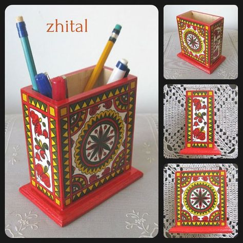 Jaipur Art, Old Cd Crafts, Pencil Stand, Bed Sheet Painting Design, Driftwood Macrame, Clay Pen, Embroidery Frame, Metal Painting, Pen Stand