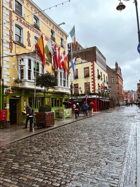 Streets in dublin ireland 2030 Vision, Grafton Street Dublin, Ireland Aesthetic, Dublin Street, Grafton Street, Ireland Trip, Ireland Vacation, Galway, British Isles