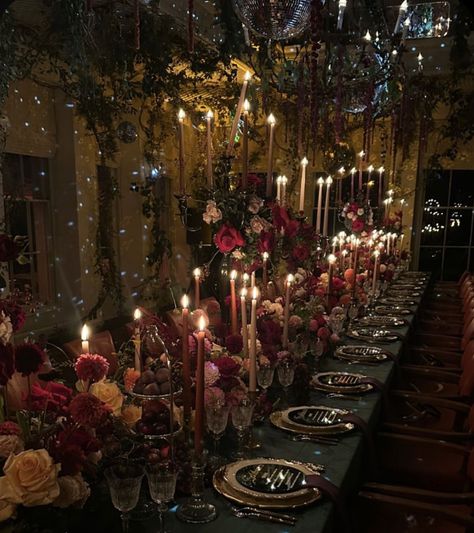 Dark Romantic Table Setting, Gothic Moody Wedding, Reception Plate Decoration, Moody Romantic Wedding Reception, Jewel Tone Enchanted Forest Wedding, Wedding Gothic Romantic, Wedding Decor Jewel Tones, Dark Dramatic Wedding, Scary Wedding Theme