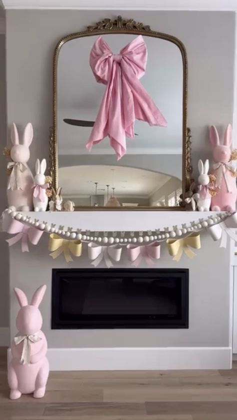 Easter Decor Living Room, Easter Decorations Aesthetic, Easter Fireplace Decor, Decoration For Fireplace, Easter Living Room Decor, Holiday Bookshelves, Classy Easter, Easter Living Room, Easter Home Decor Ideas