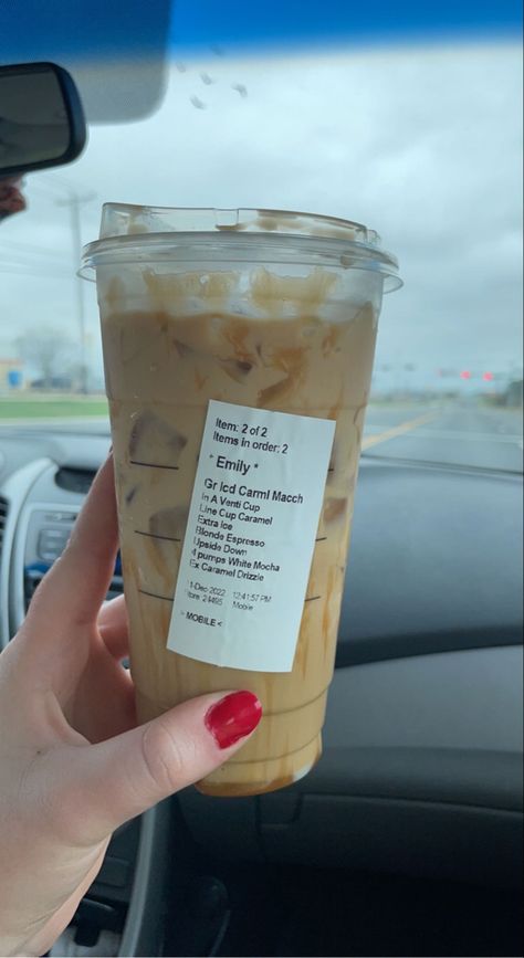 Caramel Latte Starbucks, Starbucks Custom Drinks, Starbucks Drinks Orders, Iced Coffee Frappe, Starbucks Drinks Coffee, Starbucks Caramel Drinks, Starbucks Drink Orders, Chai Tea Latte Starbucks, Drinks At Starbucks