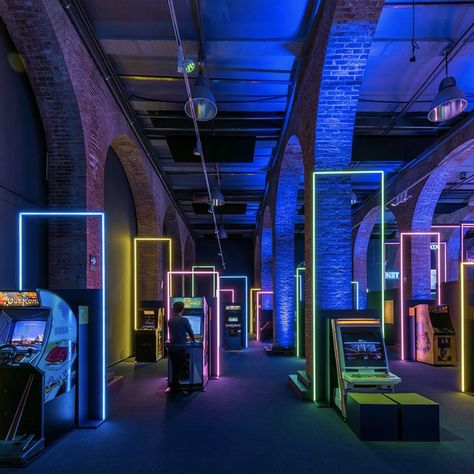 History Of Video Games, 80s Video Games, Light Tunnel, Neon City, Brick Arch, Video Game Design, Black Backdrops, Star Citizen, Exhibition Space