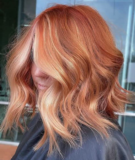 Highlighted Ginger Hair, Short Copper And Blonde Hair, Copper Peekaboo Hair, Copper Hair With Money Piece, Copper Hair With Highlights, Short Copper Hair, Baby Bangs Long Hair, Hair Jazz, Pumpkin Spice Hair